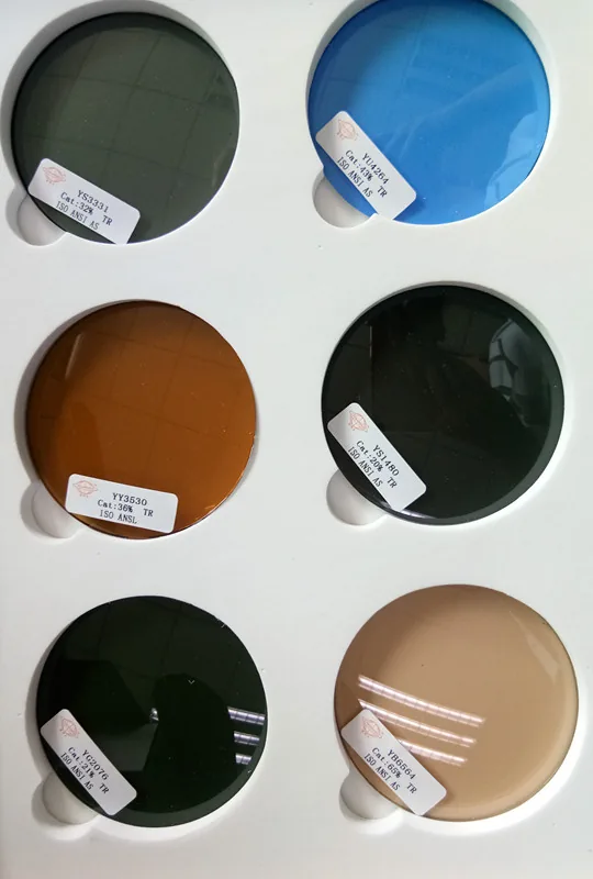 Opção vertical de cor e acabamento de lentes para óculos de sol, amostra 13